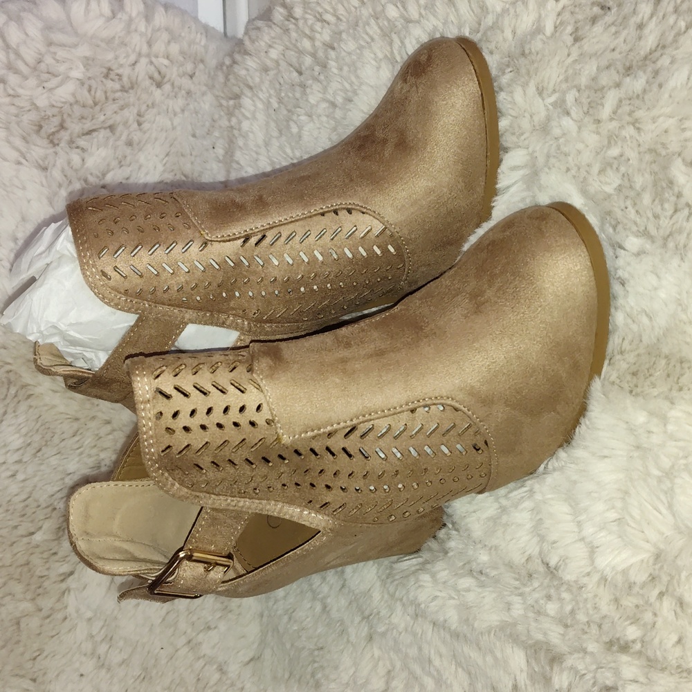 Size 5 and 1/2 caramel color booties